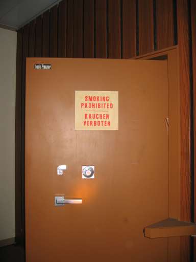 NSA Field Station Teufelsberg,  2004 : IMG_9556 : A really big safe.  Weapons chamber?