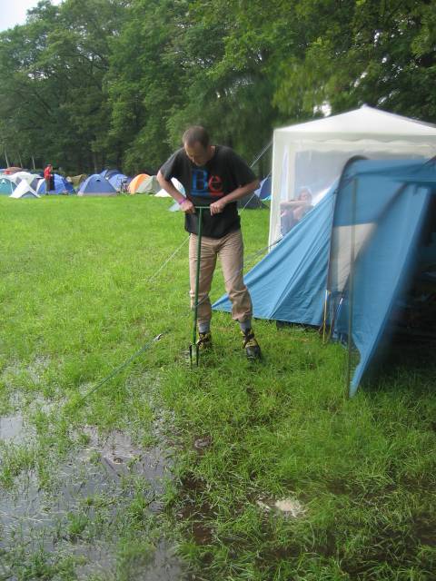 What the Hack, Netherlands, 2005  : what_the__hack_2005_IMG_452-5237 : lowering sea level, manual style