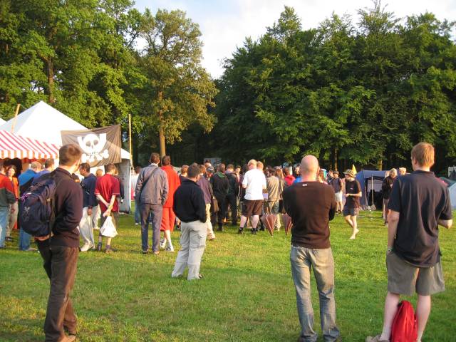 What the Hack, Netherlands, 2005  : what_the__hack_2005_IMG_452-5290 : spectators