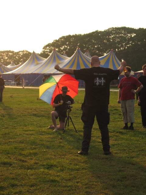 What the Hack, Netherlands, 2005  : what_the__hack_2005_IMG_453-5304 : posing in front of the camera