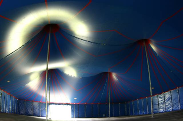 What the Hack, Netherlands, 2005  : what_the_hack_2005_IMG_448-4845 : inside tent 1