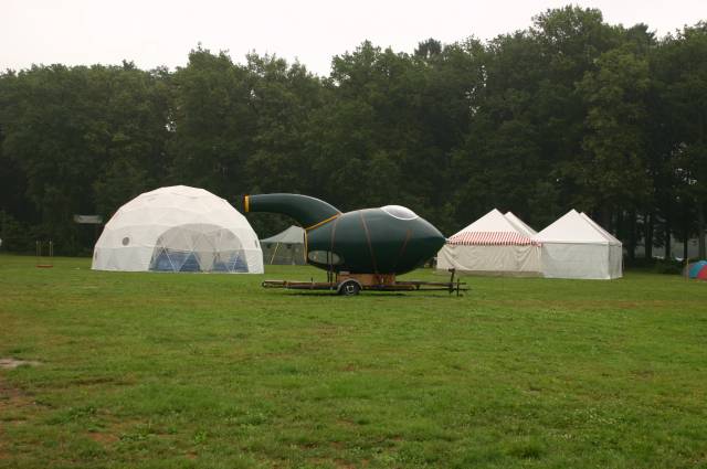 What the Hack, Netherlands, 2005  : what_the_hack_IMG_448-4874 : the rocket arrived