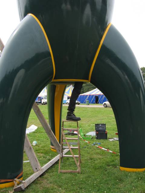 What the Hack, Netherlands, 2005  : what_the_hack_IMG_449-4931 : 4 legs