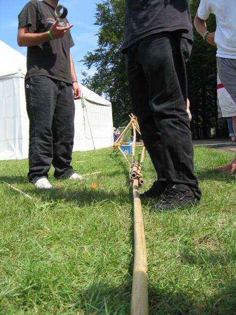 What the Hack, Netherlands, 2005  : what_the_hack_IMG_450-5036 : bamboo pole