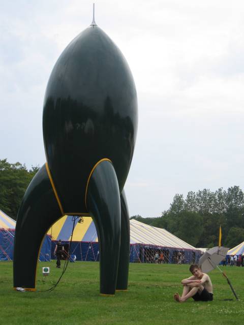 What the Hack, Netherlands, 2005  : what_the_hack_IMG_450-5046 : the rocket and Wetterfrosch and some sponsored umbrellas