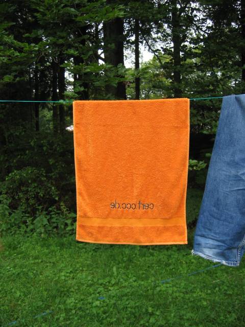 What the Hack, Netherlands, 2005  : what_the_hack_IMG_450-5053 : cert-towels