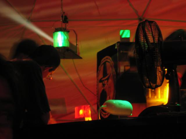 What the Hack, Netherlands, 2005  : what_the_hack_IMG_451-5111 : inside the fooBar