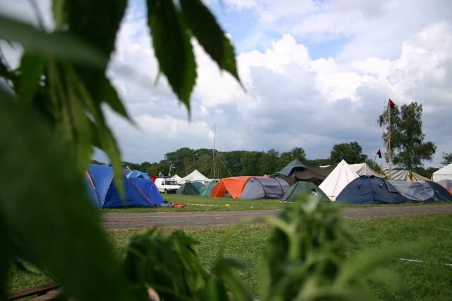 What the Hack, Netherlands, 2005  : what_the_hack__2005_IMG_450-5096 : Legalize it!